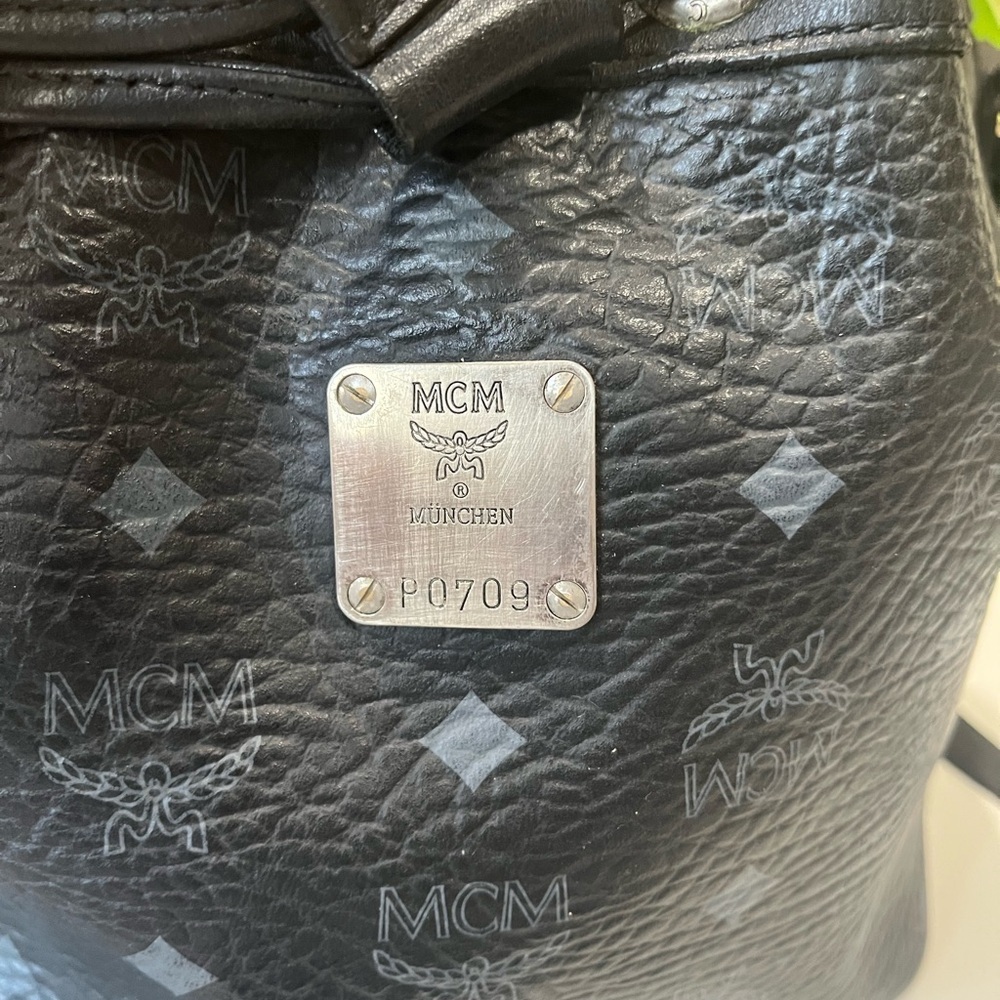 MCM BLACK VISETOS DRAWSTRING BUCKET BAG - Picture 3 of 13